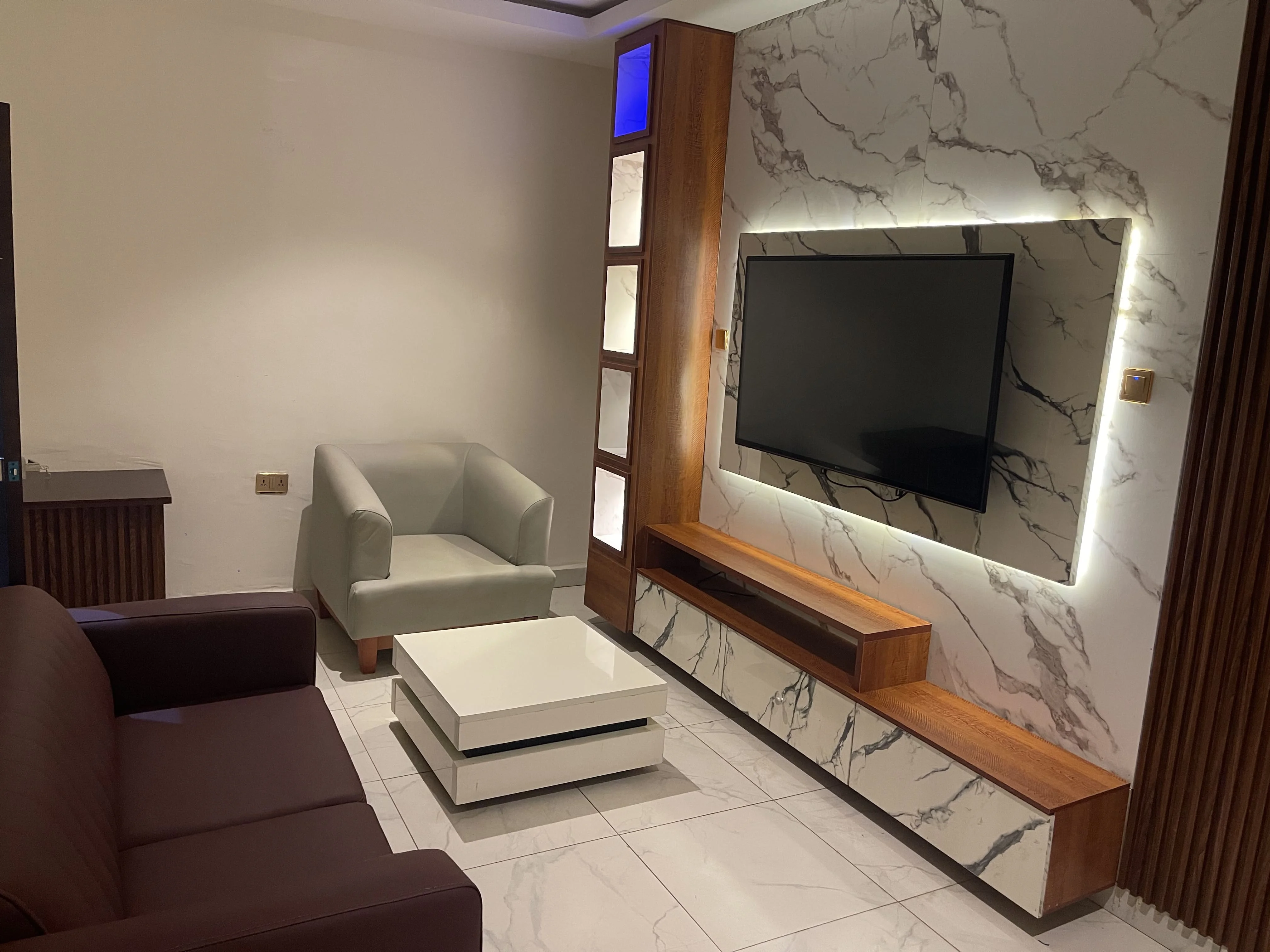 Business Suite amenities at Fiesto Continental Hotel